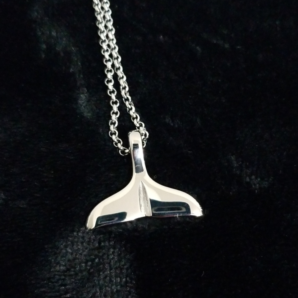 🆕️ Whale tail  Necklace 20"
